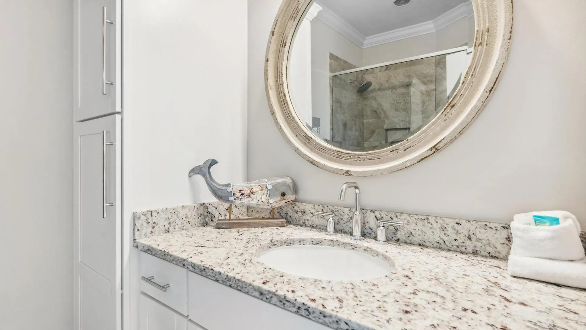 Silverfin Villa With Pool And Designer Interior Destin Apartment